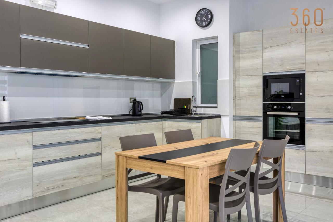 A Lovely 1Br Home With Balcony Just Off The Coast By 360 Estates San Ġiljan Extérieur photo