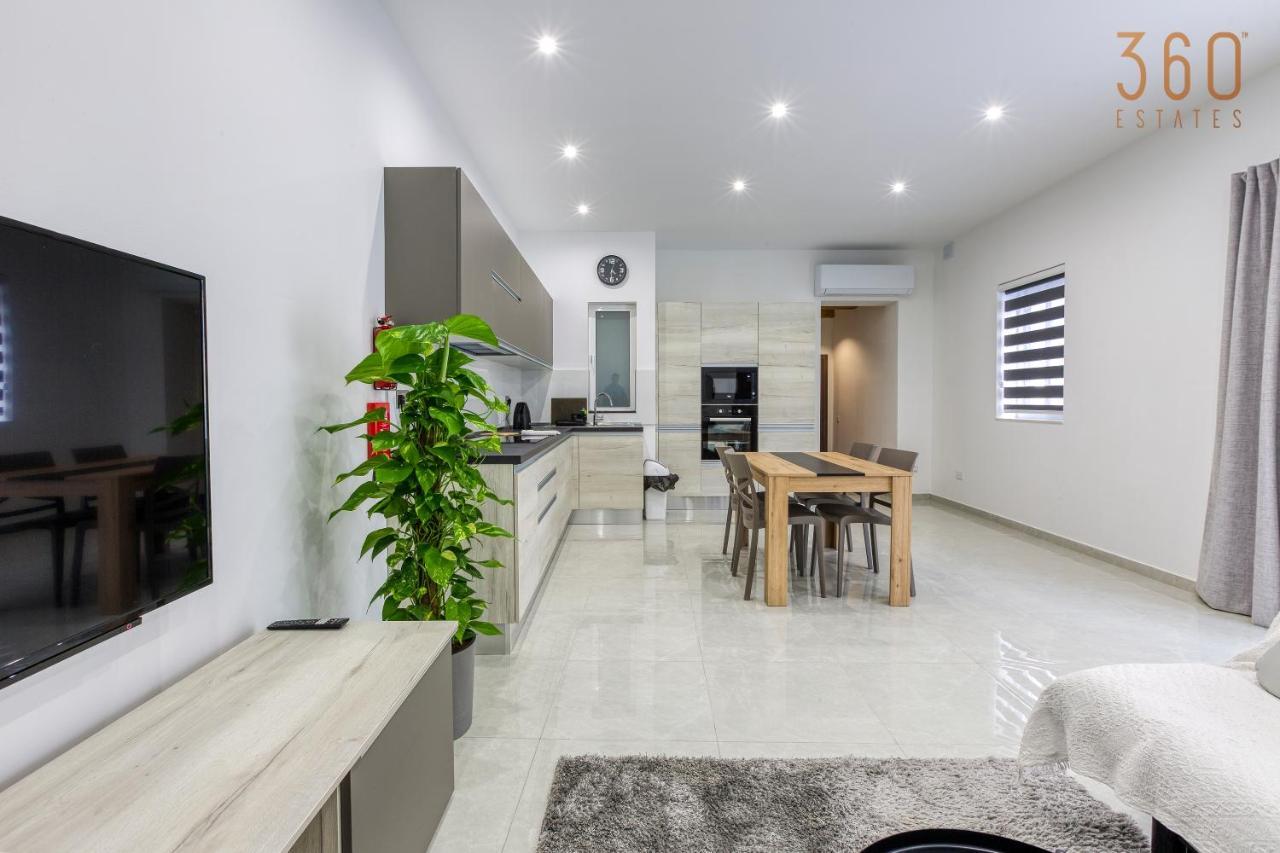 A Lovely 1Br Home With Balcony Just Off The Coast By 360 Estates San Ġiljan Extérieur photo