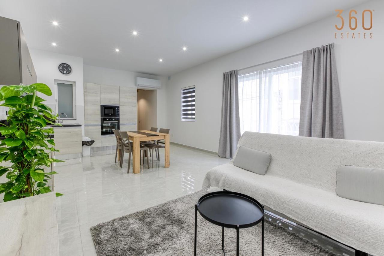 A Lovely 1Br Home With Balcony Just Off The Coast By 360 Estates San Ġiljan Extérieur photo
