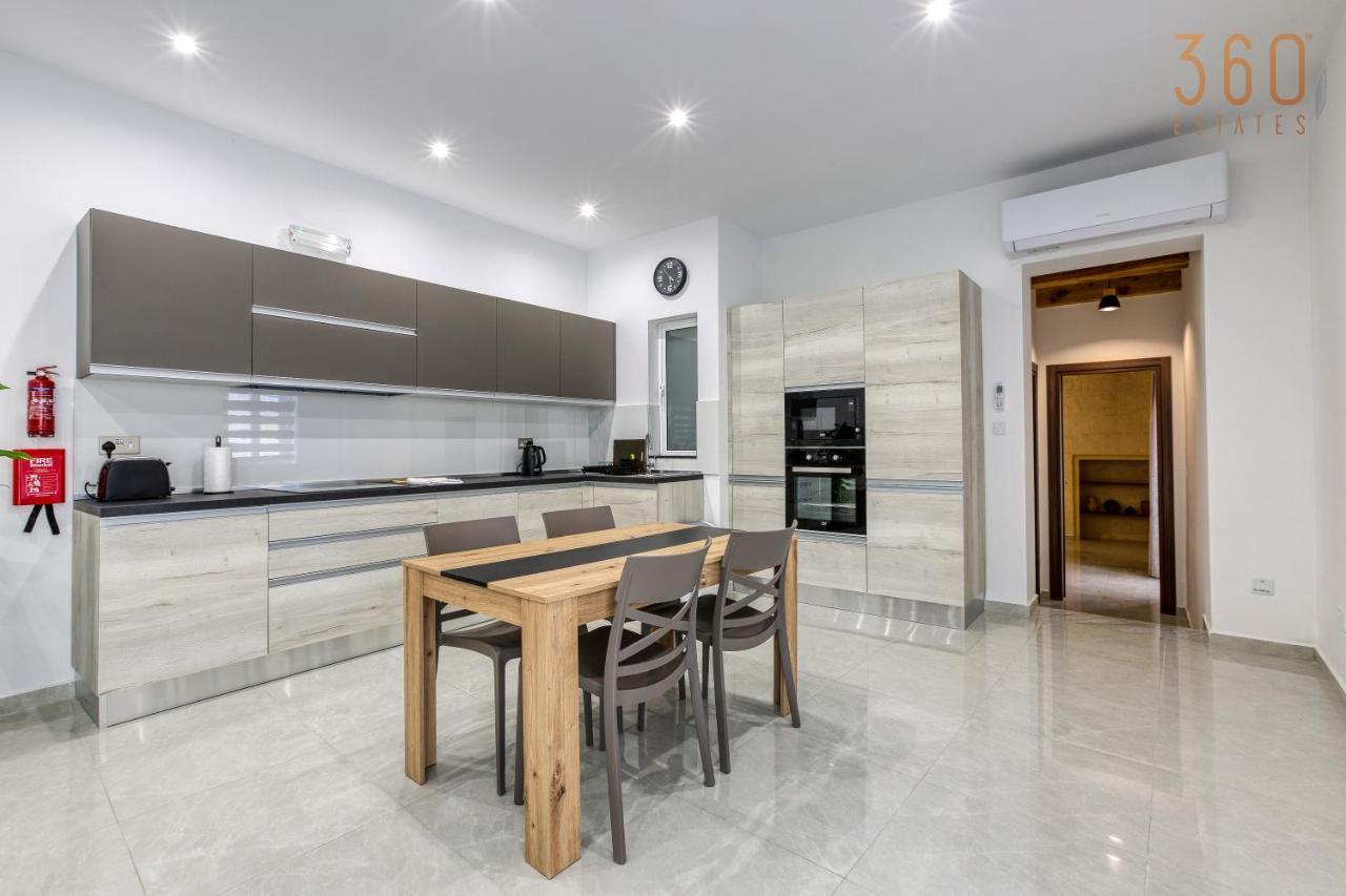 A Lovely 1Br Home With Balcony Just Off The Coast By 360 Estates San Ġiljan Extérieur photo